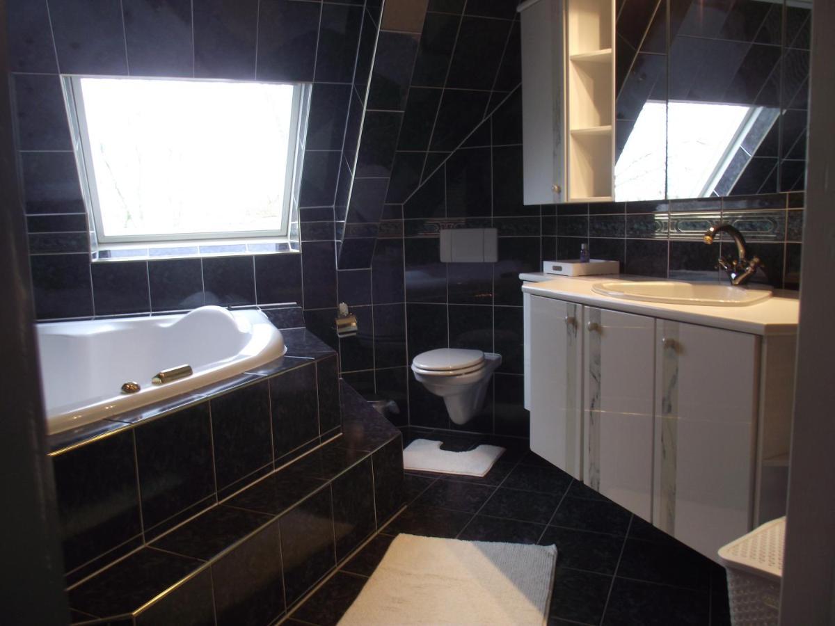 B&B Landgoed Sonneborghe Kollumerzwaag Kültér fotó